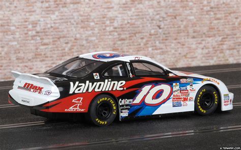 Scalextric C2407 Pontiac Grand Prix 10 Valvoline Jbenson 2002