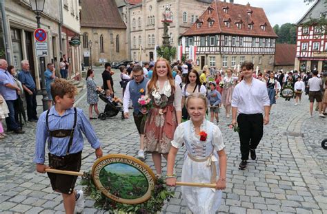 Kronacher Sch Tzenzug Mit Dudelsack Und Blasmusik Zur Hofwiese