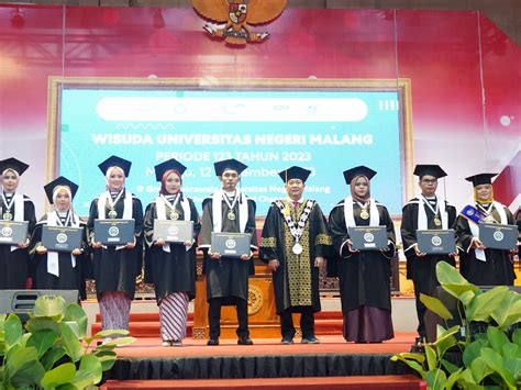 Wisuda Periode Ke 122 Universitas Negeri Malang Um 00014 Universitas