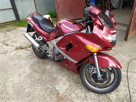 Мотоцикл Kawasaki ZZR 400 1994 - что надо знать