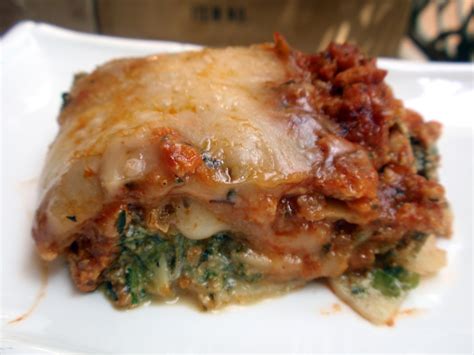 Everybunny Loves Food Spinach Ricotta And Chicken Lasagna 85215 Hot