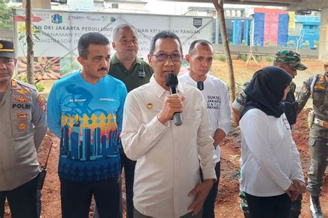 Foto Gencar Tanam Pohon Heru Budi Manfaatnya Bukan Zaman Saya Tapi