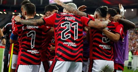 Flamengo ultrapassa rival paulista e atinge marca histórica no Brasileirão