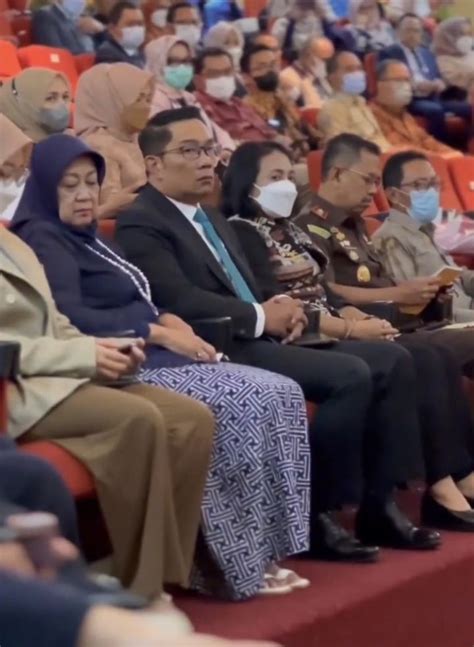 10 Momen Sidang Disertasi Atalia Praratya Raih Gelar Doktor