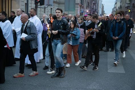 Ekumeniczna Droga Wiat A Przesz A Ulicami Odzi Ekai