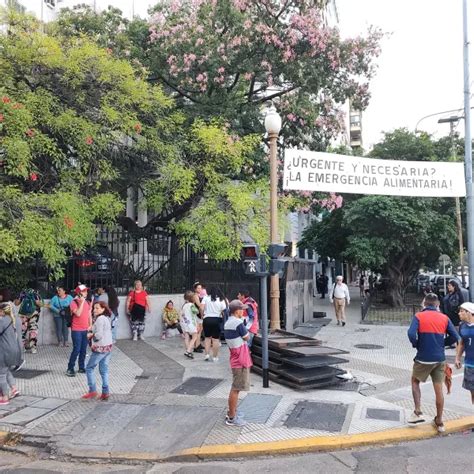 Fila Contra El Hambre Organizaciones Sociales Se Concentraron Frente