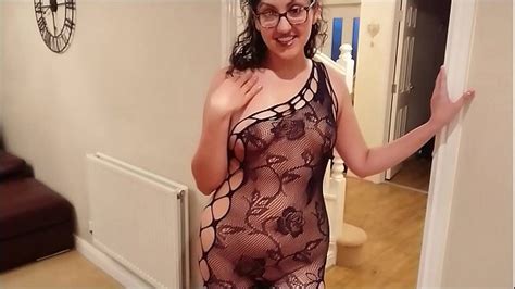 Gute Aussehende Exhibitionist Freundin Next Door In Schwarzer Fishnet