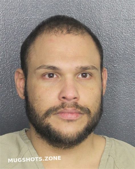 MUNOZ ROBERT 10 12 2021 Broward County Mugshots Zone