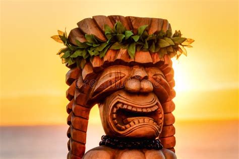 Hawaiian Tiki Statue During Sunrise A Traditional Image Stock Image Image Of Kona Statue