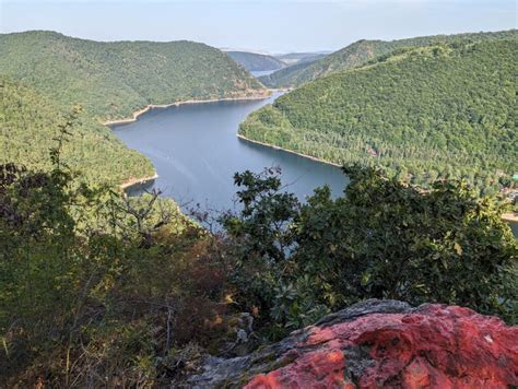 FOTO și VIDEO Imagini spectaculoase din munții Gilăului Lacul Tarnița