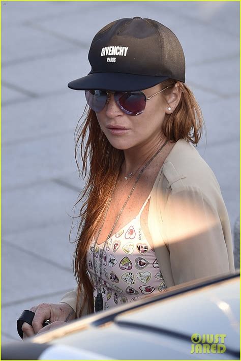 Lindsay Lohan Rocks A Bikini Amid Rumored Pregnancy Photo 3719250