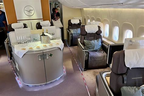 Review Lufthansa First Class On The Boeing 747 8 From Frankfurt To