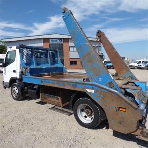 MITSUBISHI FUSO CANTER 7 5 TONNE SKIP LOADER 2011 RJ11 UPM Fleetex