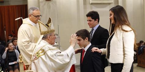 Archidiocesis De Madrid El Arzobispo De Madrid Imparte El Sacramento De La Confirmación En El