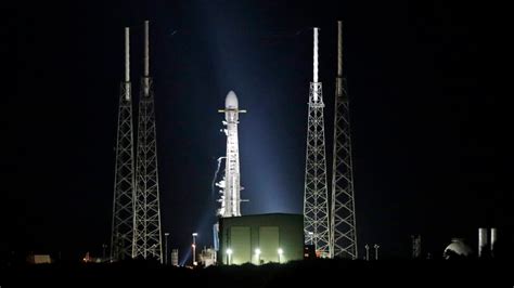 Spacex Delays Falcon 9 Launch To Sunday Due To Weather