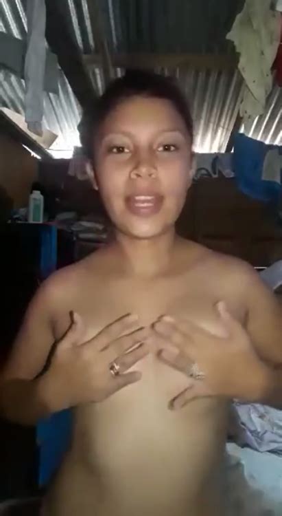 Una Zanahoria Violenta Mojadita Dentro De Ella Videos Packs Xxx