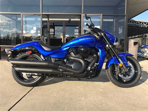 2017 Suzuki Boulevard M109R First Ride Review | Motorcycle Video