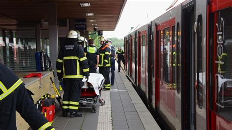 S Bahn Hamburg S2 Fährt Nach Unfall In Nettelnburg Wieder