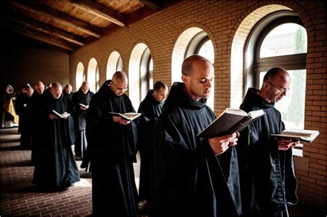 RORATE CÆLI: Gregorian Chant: Perfect Music for the Sacred Liturgy