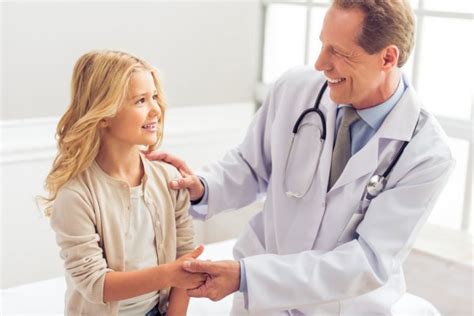 Little Girl And Pediatrician — Stock Photo © Georgerudy 108509692