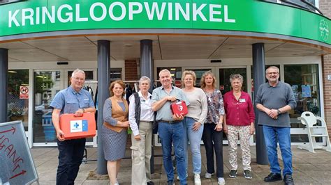 Kringloopwinkel Overnodig Putten Schenkt Aed En Ehbo Koffer Aan Tikkie