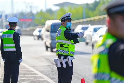 【烟台高速交警】全时守护！缤纷五一，高速交警为您全方位护航~澎湃号·政务澎湃新闻 The Paper