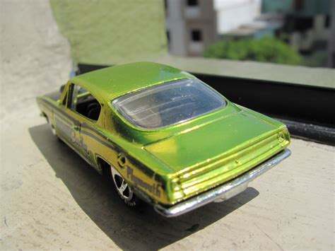 Pasi N A Escala Plymouth Barracuda By Hot Wheels Classics