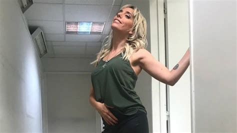 Tamara Pettinato Mostr El Agujero De Su Pijama En La Cola Exitoina