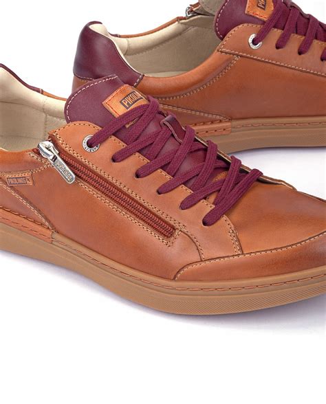 Zapatillas De Piel De Hombre Pikolinos Con Cordones Y Cremallera En