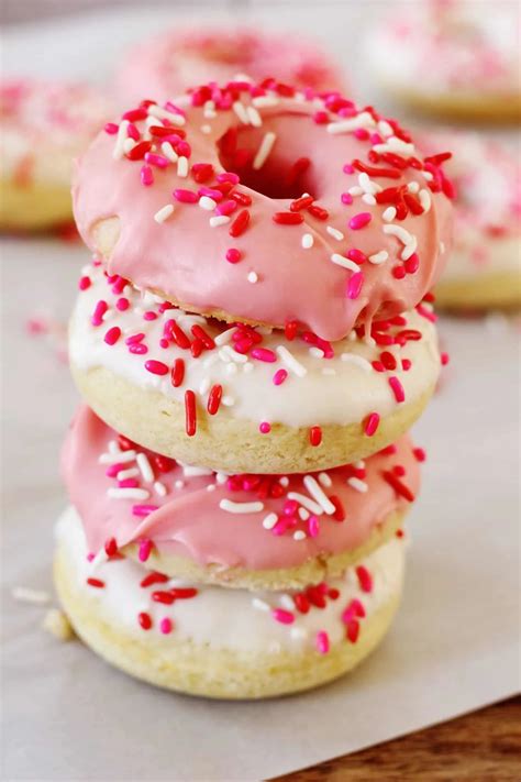 Valentines Day Donuts Recipe With Candy Melt Icing Diy Candy