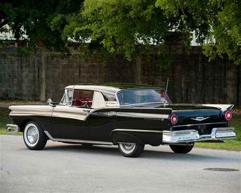 1957 Ford Fairlane 500 Skyliner Retractable Hardtop Convertible Image