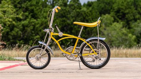 Amt Schwinn Lemon Peel Bike 16 Scale Diecast Bicycle Auto World