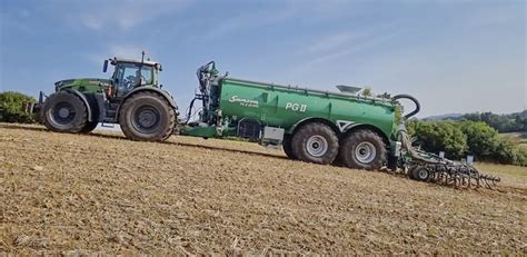 Fertilisation Un Pont Moteur Sur La Tonne Samson