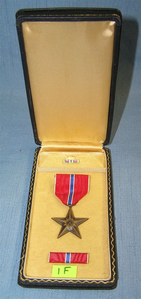 Sold Price: US BRONZE STAR CASED MEDAL, RIBBON, BAR AND BROOCH - May 2 ...