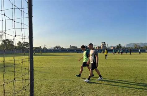 Figueiredo Participa De Treino Juninho Est Praticamente Fora Do Jogo