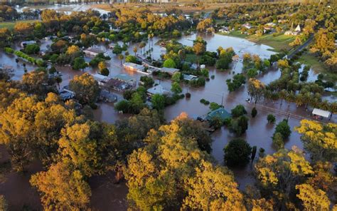 Australia Intense Thunderstorms Flash Flooding Spark Rooftop Rescues