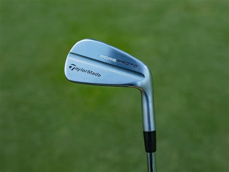 Golf Clubs: Knowing the Types and When to Select Them