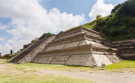 La Pirámide Más Grande Del Mundo Estuvo Oculta Por Una Iglesia En México Hasta 1910