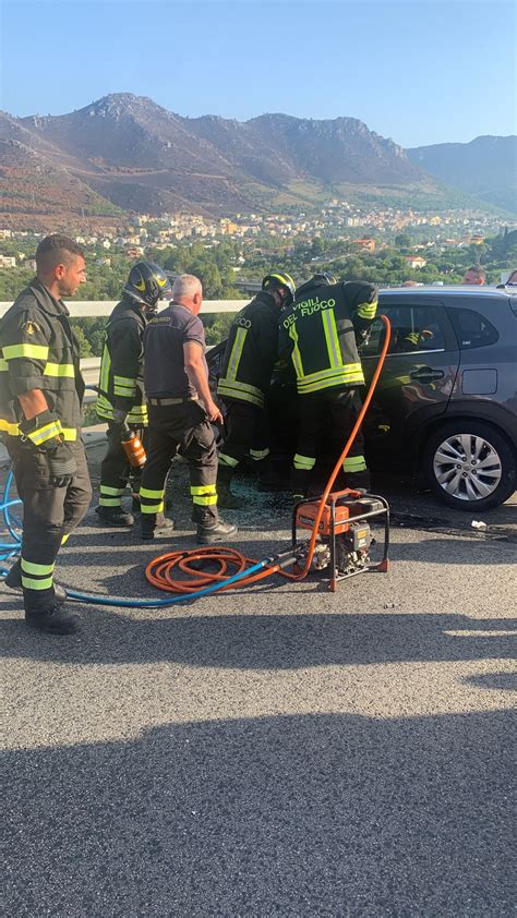 Terribile Scontro Sulla Palermo Sciacca Quattro Feriti Auto Distrutte