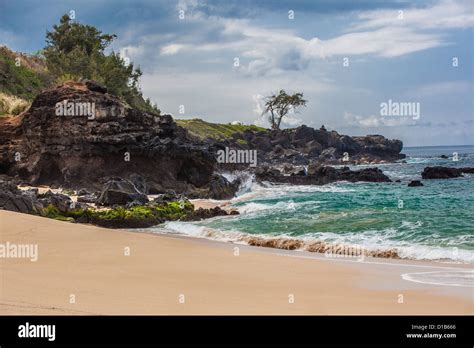 Waimea Bay Oahu Hawaii North Shore Waves Beach Stock Photo Alamy