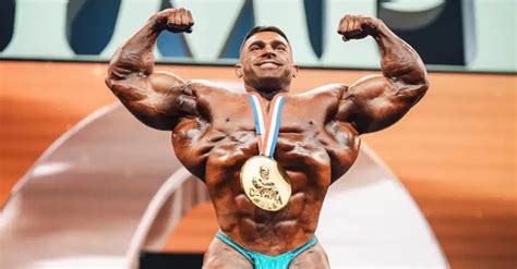 Who Is Derek Lunsford American Bodybuilder Influencer Wins Mr