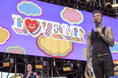 Fedez Torna In Sala Operatoria Nuovo Intervento Di Sutura