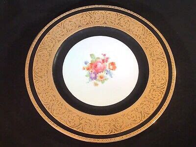 Royal Bavarian Hutschenreuther Selb Bavaria Gold Encrusted Floral Plate