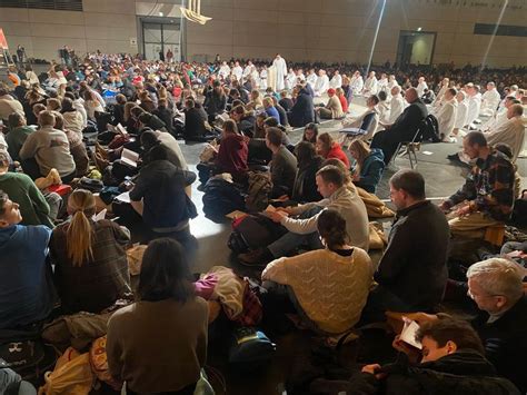 Taizé Erstes Abendgebet in der HanseMesse