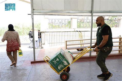 Le Centre de KSrelief distribue 650 paniers alimentaires aux réfugiés