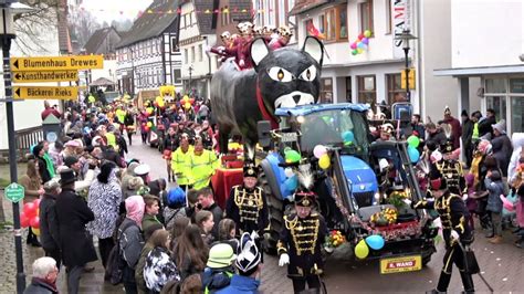 Karneval In Nieheim Am Rosenmontag Ziehn Wir Wieder Mit Der Katze