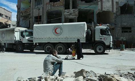 First Un Aid Trucks Reach Remote Refugee Camp In Syria World Dawncom