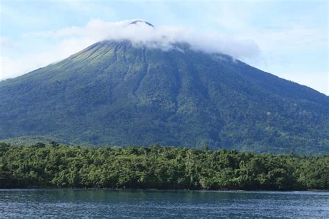 Ten Tales Of Ternate & Tidore - Seatrek Sailing Adventures