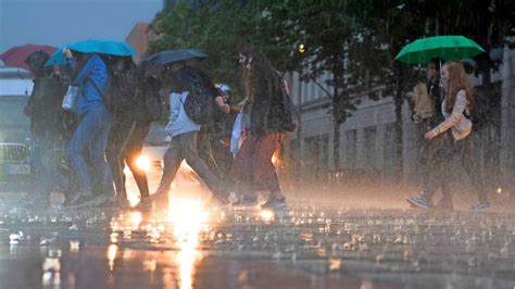 Heftige Gewitter Ber Berlin Feuerwehr Ruft Ausnahmezustand Aus