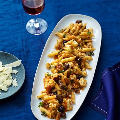 Pasta Mit Ger Stetem Blumenkohl Und Tomaten Pesto Rezept Essen Und